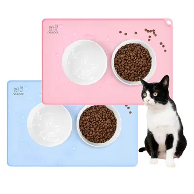 Foto do anúncio: Newpet Tapete Para Comedouro PET Antiderrapante 50x39.5- COMIDA X ÁGUA