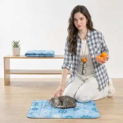 Foto do anúncio: Tapete Refrescante Gelado 60x90cm Para Cachorro Gato Cão(Adicione água